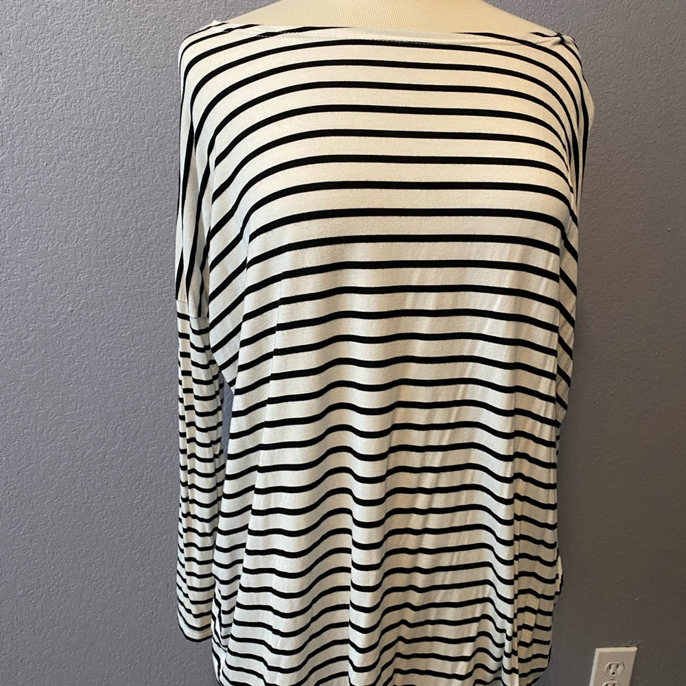 Piko tunic long-sleeved stretchy top (black and white: Size M